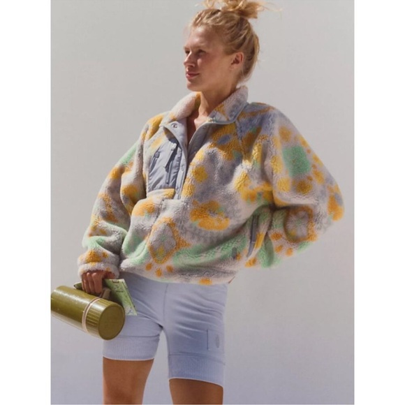 Free People Jackets & Blazers - NWT Free People Hit The Slopes Printed Fleece Pullover